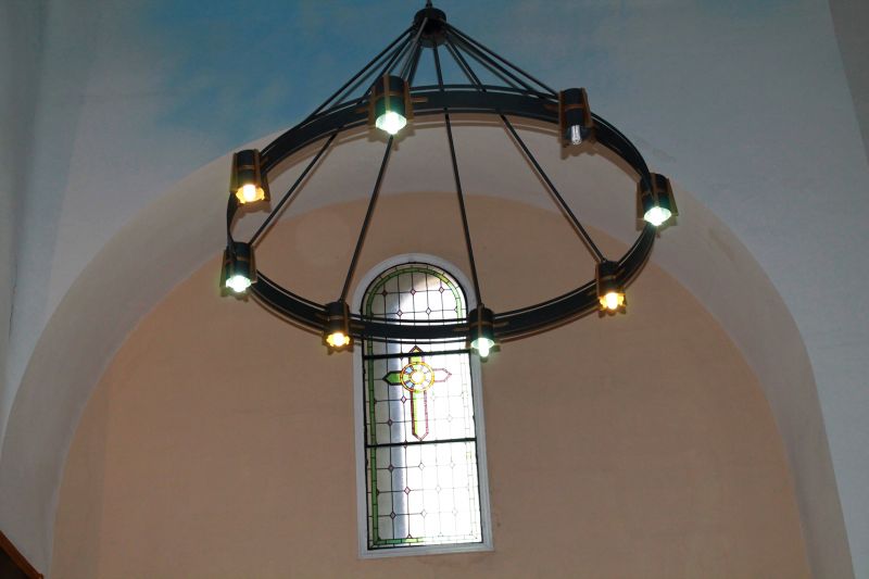 Chandelier Hanging in Olathe, KS